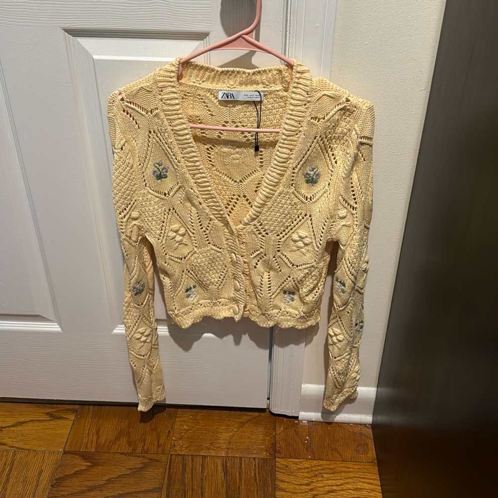 ZARA Ditsy Floral Cardigan Scallop Edge Yellow size S